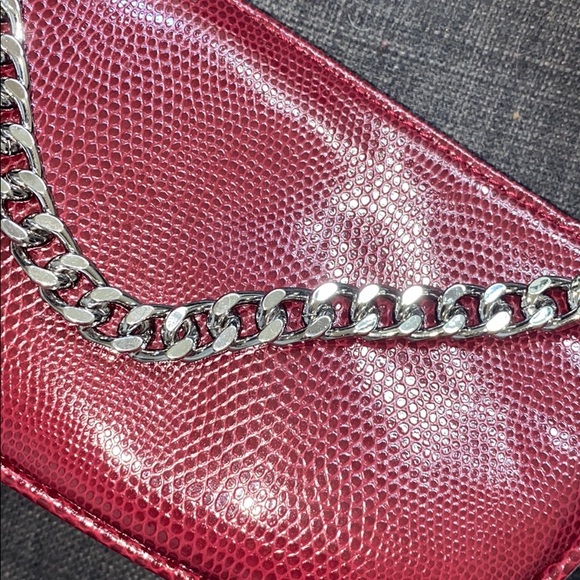 UO urban outfitter RED baguette chain shoulder bag - Picture 7 of 10